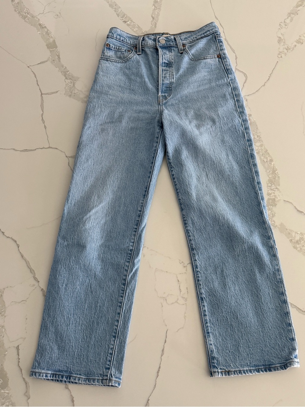 Levi's Premium Ribcage Ankle Straight Jeans